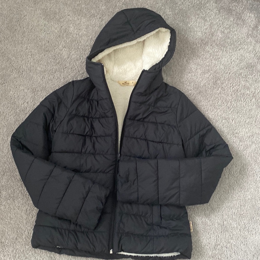 Hollister puffer size M